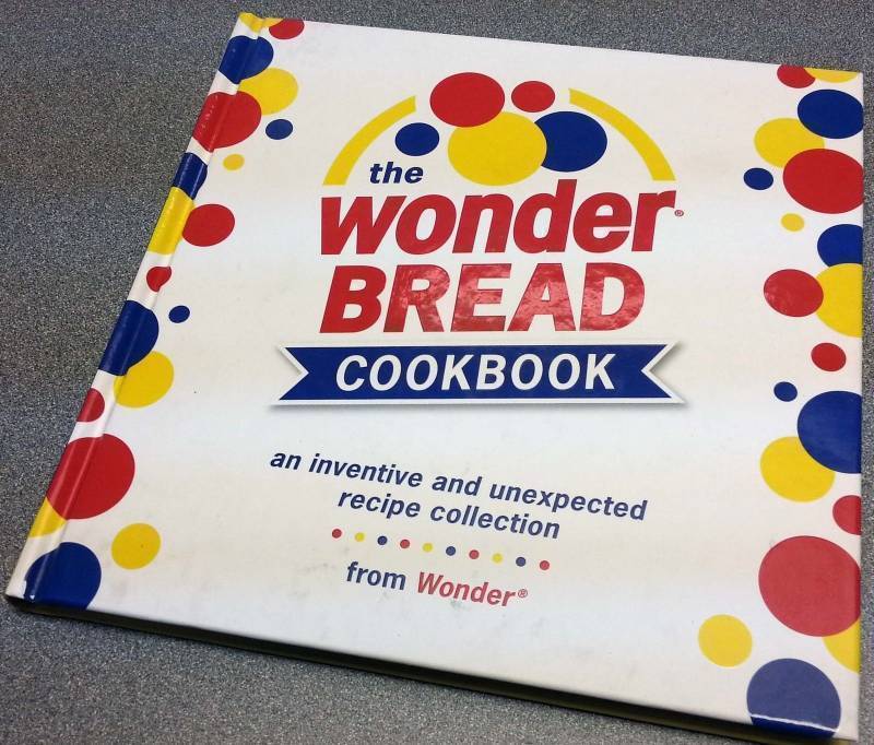 lot 9012-2 image: Wonder Bread customer food desert and old ads recipes 100 page hardback cover cook book