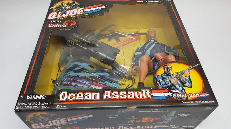 lot 6045 image: Collectable Gl JOE VS Cobra Ocean Assault new in the package