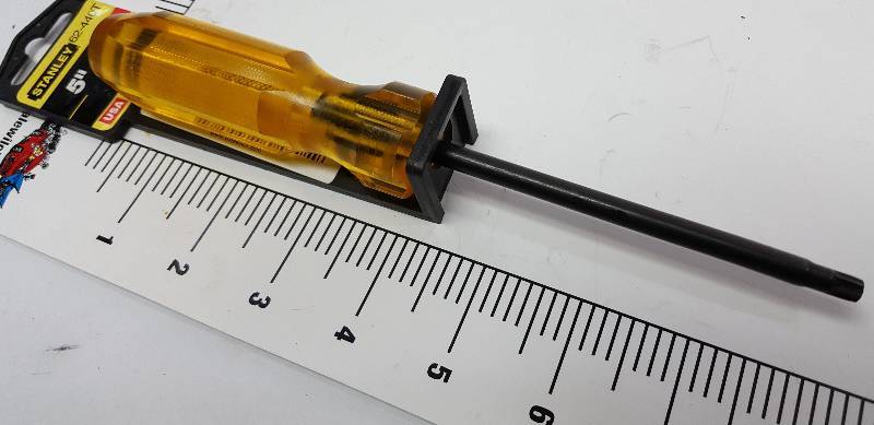 lot 9285-2 image: New in the display packaging is this Stanley Tools T-30 size Torx screwdriver
