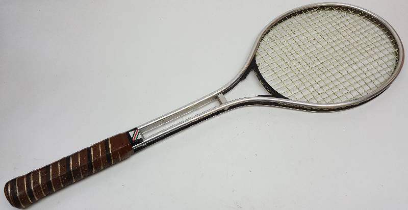 lot 6360 image: Model T-1201 Venture tennis racket in very nice condition 4-12L size