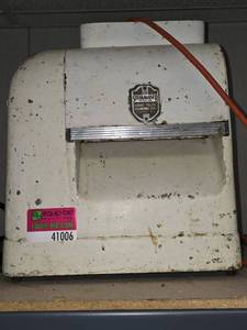 lot 41006 image: Hobart Model 200 Steak Maker