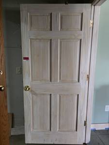 lot 41032 image: Interior Solid Core Door