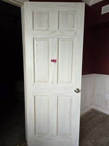 lot 41034 image: Interior Solid Core Door
