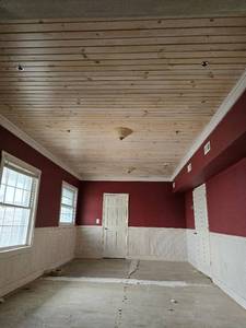 lot 41037 image: Whole Room Contents - Bead Board  Celling Boards  Crown Molding&nbsp