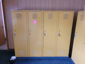 lot 41150 image: Yellow Unit Lockers