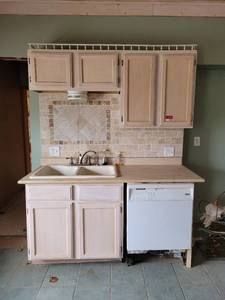 lot 41152 image: Cabinetry Unit - 66in X 12in X 33in