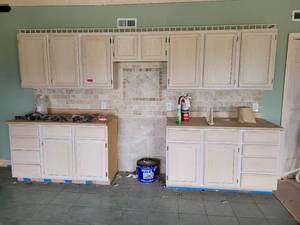 lot 41153 image: Cabinetry Unit