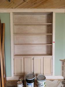 lot 41154 image: Built In Shelving Cabinet&nbsp