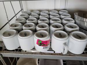 lot 37015 image: (25) Saint Andrea Coffee Mugs