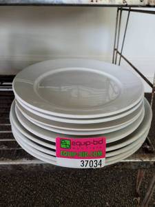 lot 37034 image: Lot Of Dinner Plates