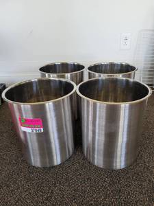 lot 37048 image: (4) Stainless Steel 10 in Soup Terrains