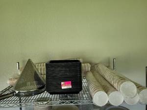 lot 37050 image: Lot Of Plastic Cups  Sifter Black Plastic BBQ Trays