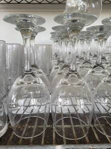 lot 37060 image: (24) Wine Glasses