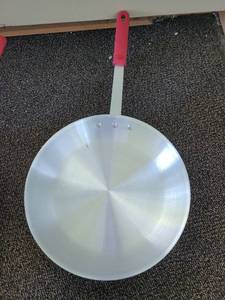 lot 37080 image: 14 in Skillet DON