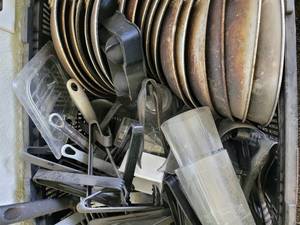 lot 37098 image: Lot of Kitchen Essentials
