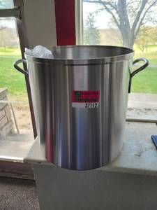 lot 37112 image: XL Stainless Pot