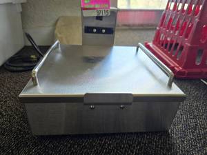 lot 37115 image: Bunn Model ISH Stand Warmer&nbsp