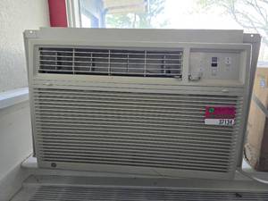 lot 37134 image: GE Model GEASH12AAS1 Air Conditioner