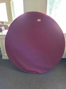 lot 37170 image: (4) Banquet Tables - 5ft Round