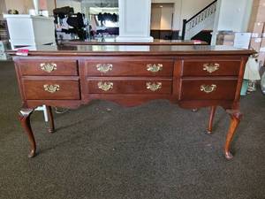 lot 37174 image: Hickory Chair Hall Table