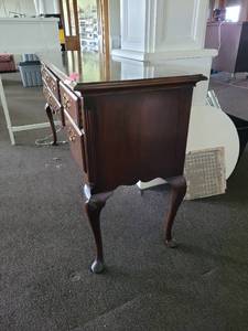 lot 37175 image: Hickory Chair Hall Table