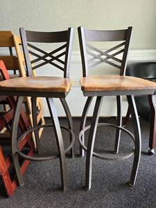 lot 37179 image: Lot of 2 Bar Height Swivel Chairs