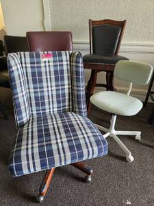 lot 37182 image: Lot Of 4 Assorted Office Chairs