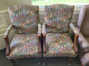 lot 37192 image: (2) Modern Funky Design Chairs On Casters