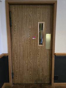 lot 37268 image: 42in Swinging Door