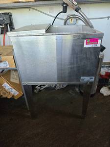 lot 37324 image: Stainless Steel Ice Well