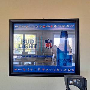 lot 37339 image: Bud light Mirror Wall Decor