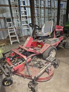 lot 1901 image: TORO Grounds Master Power Steering 325-D Rotary Mower