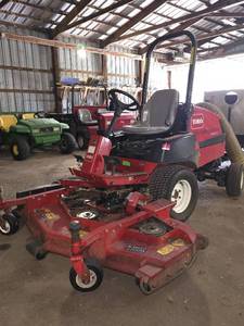 lot 1903 image: TORO Groundsmaster 3280-D Rotary Mower