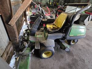 lot 1909 image: John Deere 2500 GREENMASTER Mower