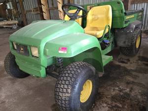lot 1912 image: John Deere Turf Gator - Utility Cart