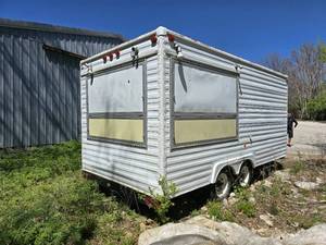 lot 7070 image: 16ft Food Trailer W Equipment - See Photos And Video