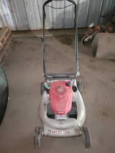 lot 27013 image: Honda Self Propel Mower