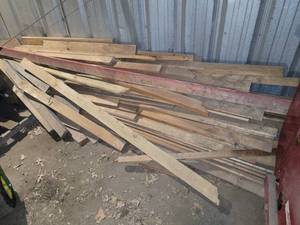 lot 27017 image: Pile Of Lumber - Various Sizes And Lengths (Would take up a whole trailer)