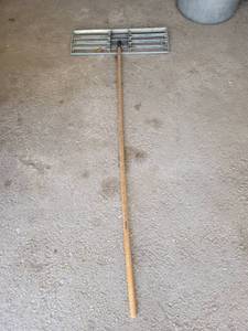 lot 27045 image: 30in Concrete Float