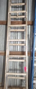 lot 27062 image: 13ft ALUMINUM Ladder