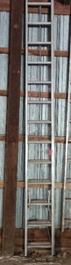 lot 27064 image: Warner 28ft Ladder