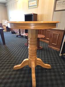 lot 27090 image: Oak Bar Height Table
