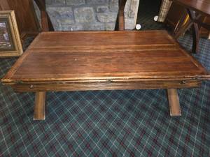 lot 27095 image: Expandable Coffee Table