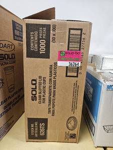 lot 36264 image: Solo - Clear Slotted Lid for Plastic Cups