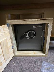 lot 36274 image: SENRTY Safe W Combination