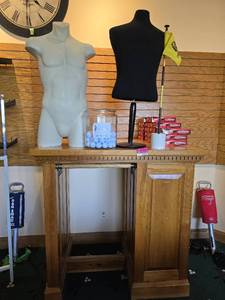 lot 36283 image: Oak Merchandise Rack, Golf Balls And More