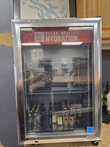 lot 37475 image: IDW Global Counter Top Display Refrigerator