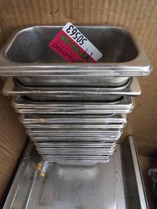 lot 50563 image: Lot Of 17- 7in Stainless Steel Pans