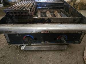 lot 50564 image: 25in Counter Top Natural Gas Char-Griller