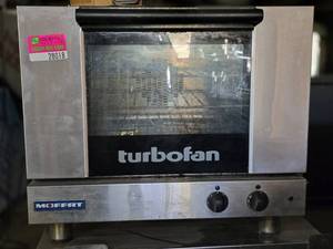lot 28018 image: Moffat Model E22M3 TURBO FAN